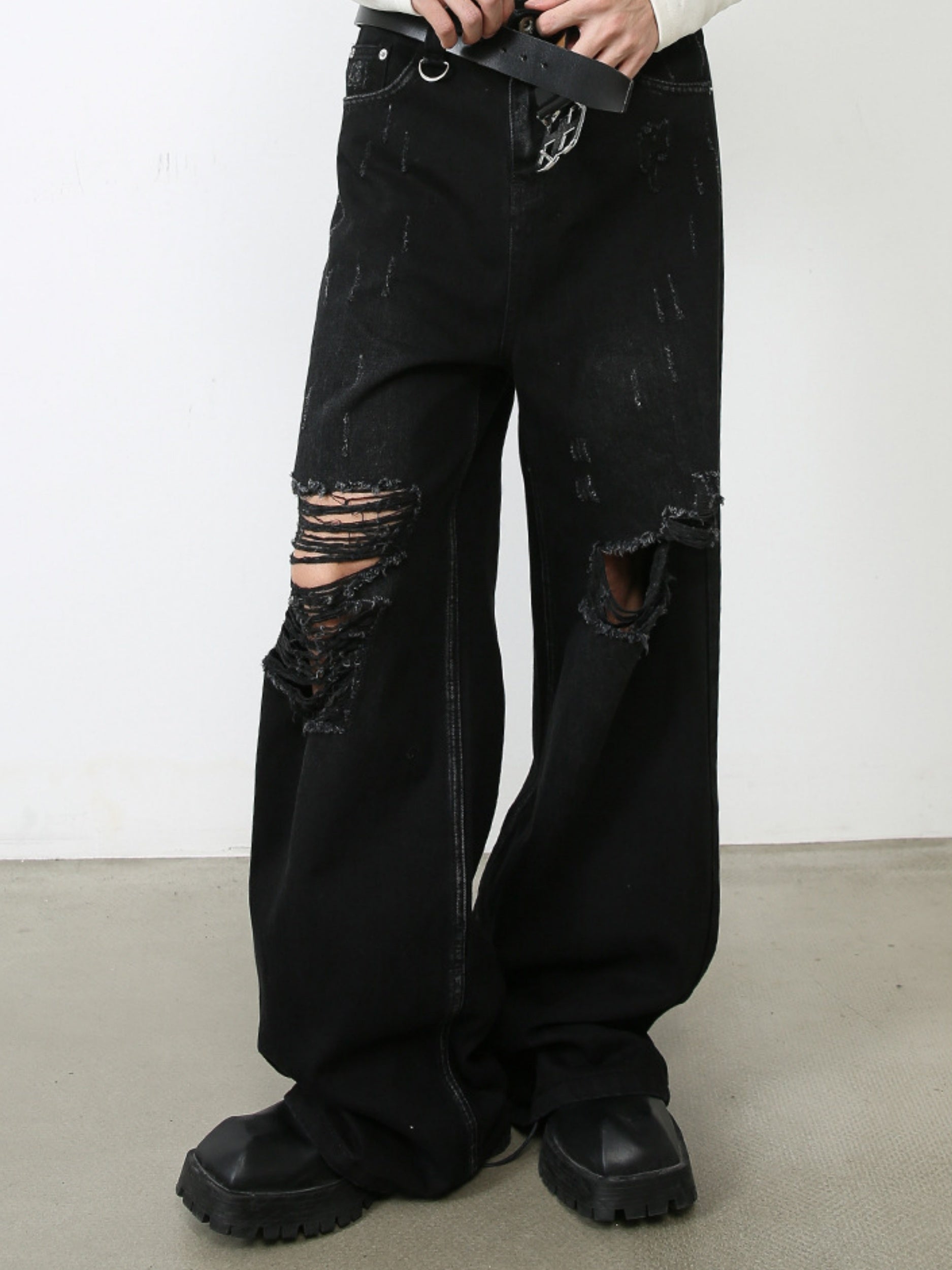Riolio Men's Black Ripped Jeans - Distressed Denim, Loose Fit, Cotton Blend, Casual Streetwear for Skateboarding & Parties