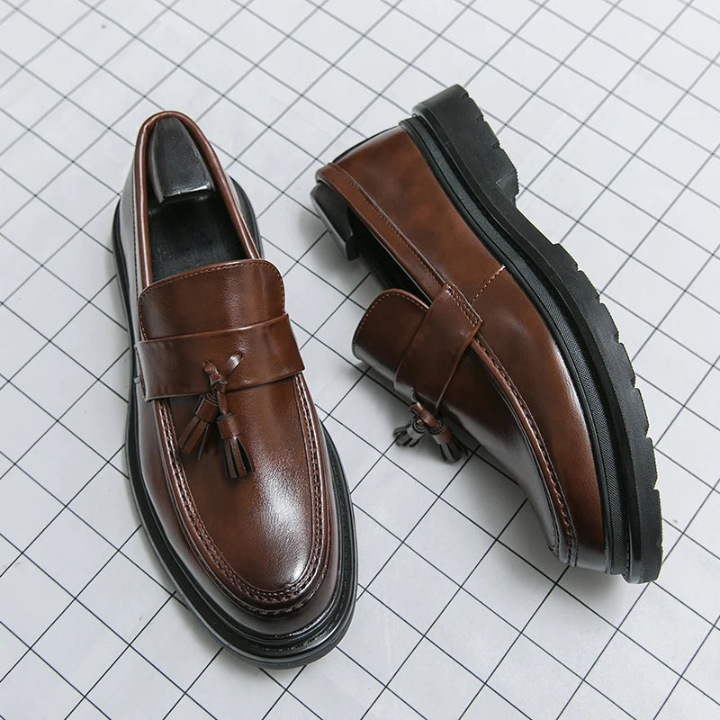 Riolio High quality black men's loafers, fashionable tassels, casual patent leather, wedding business dress shoes, plus size 46