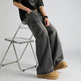 Riolio Mens Straight Loose Fit Vintage Distressed Jeans Rivet Decor Retro Denim Trousers Casual Fashion Wholesale Bulk Order Streetwear