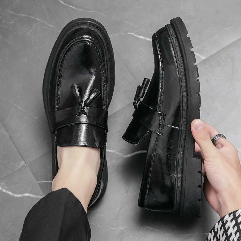 Riolio High quality black men's loafers, fashionable tassels, casual patent leather, wedding business dress shoes, plus size 46