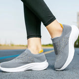 Riolio  Couple-style Sports Shoes with Color-matching Flat One-piece Slip-on Fabric with Stretchable Mesh Surface Outdoor Shoes
