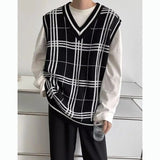 Riolio  College Style Knitted Vest Men's Thin V-neck Outer Wear Black and White Plaid Temperament Sweater