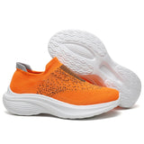 Riolio  Couple-style Sports Shoes with Color-matching Flat One-piece Slip-on Fabric with Stretchable Mesh Surface Outdoor Shoes